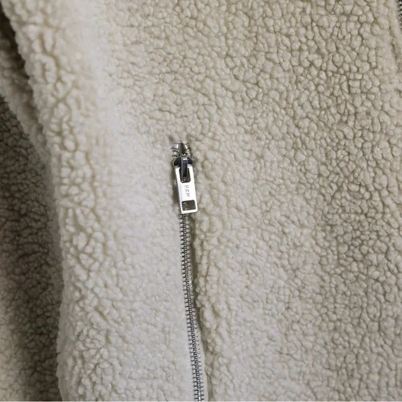 H&M Faux Shearling Jacket Teddy Coat Beige Cream Cozy Warm Fall Full zip ivory - Picture 8 of 9